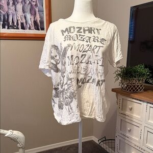 Magnolia Pearl Cream Graphic T-Shirt